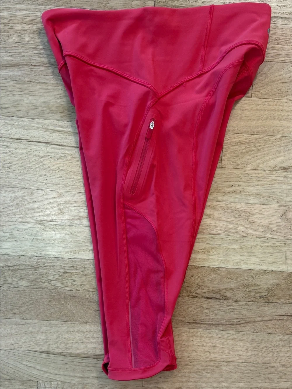 Lululemon Sun Runner Crop 17” Fuchsia Pink Mesh Running Leggings Size 8
